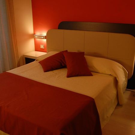 Palazzo Sciacca Bed & Breakfast Patti Ruang foto